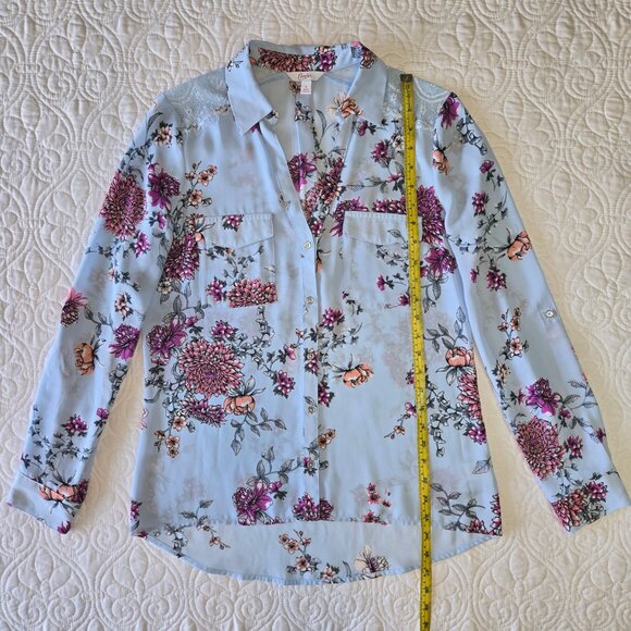 Candie's Floral and Lace Button Up Blouse Blue in a Misses size Small - Picture 7 of 13